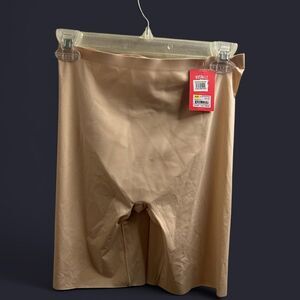 Spanx Women's Tan and Cream Shorts